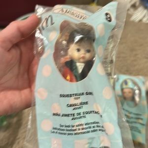 Miniature, madame Alexander dolls